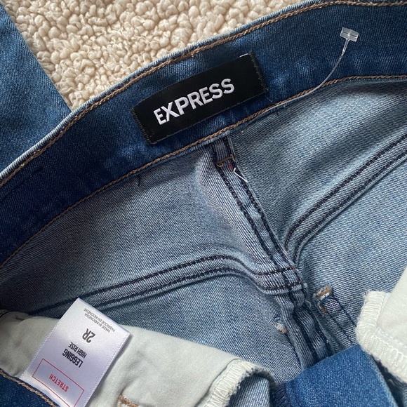 🌼HP🌼 NWOT Express- Embroidered Floral Jeans, SIZE: 2R - Picture 3 of 7